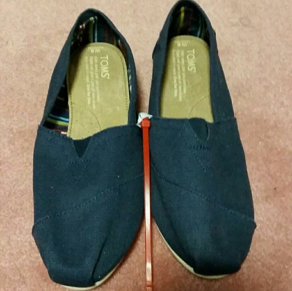 Toms womens navy slip on shoes size 6